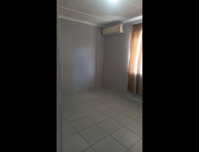 2 BEDROOM HOUSE RENTED IN MEREWENT